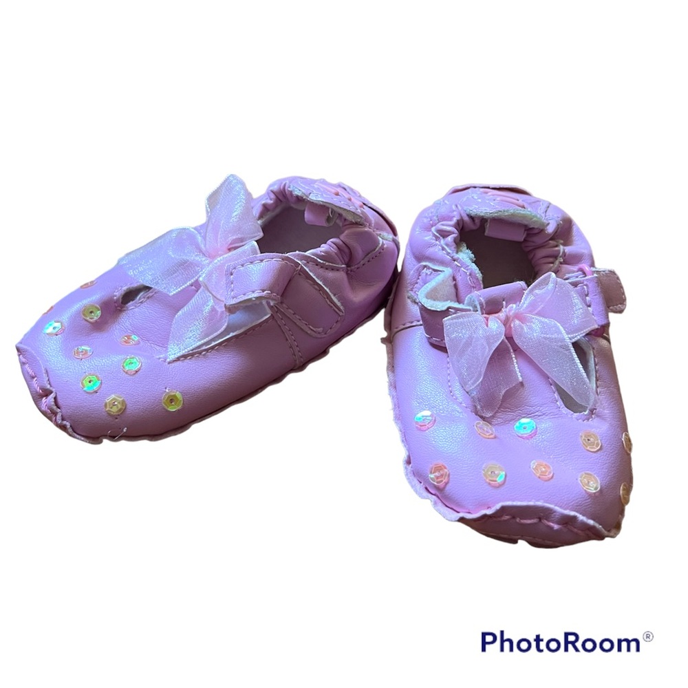 ▫️Baby girl size 2 pink w/sequins velcro shoes with padding, never worn▫️